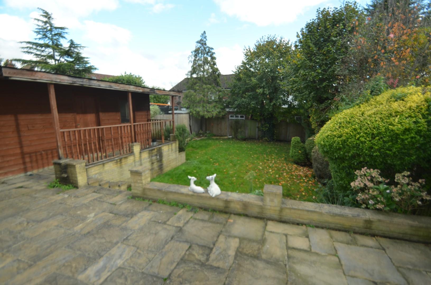 Limes Avenue, Mill Hill